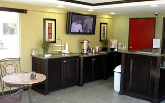photo 4 of The Moment Hotel