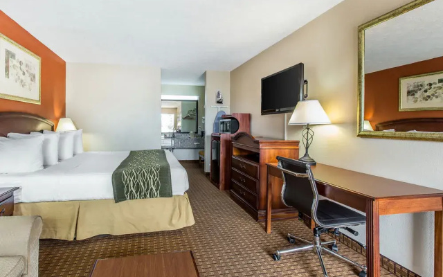photo 4 of Econo Lodge Auburn