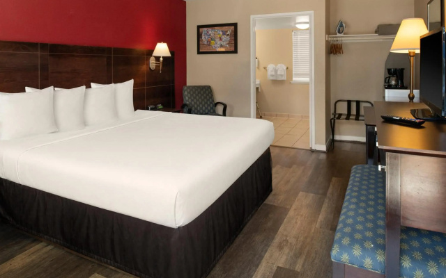 photo 3 of Bay Breeze Inn