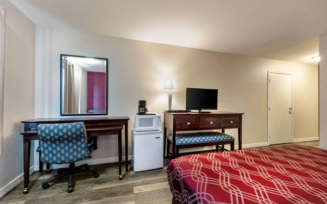 photo 5 of Bay Breeze Inn