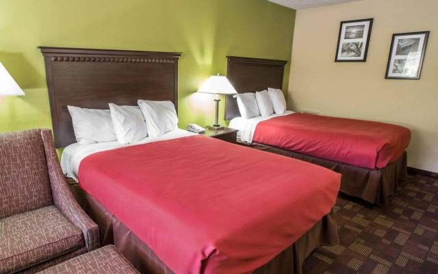 photo 5 of Econo Lodge Biltmore