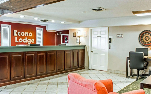 photo 2 of Econo Lodge Burlington I-40