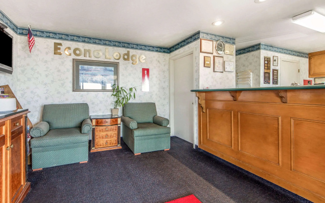 photo 2 of Econo Lodge, Castro Valley
