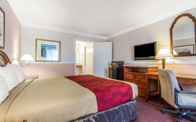 photo 5 of Econo Lodge Castro Valley I-580