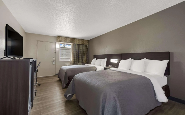 photo 2 of Quality Inn Charleston - West Ashley