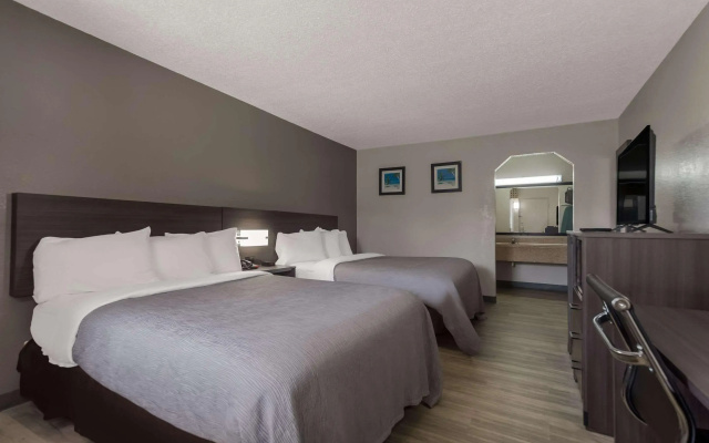 photo 3 of Quality Inn Charleston - West Ashley