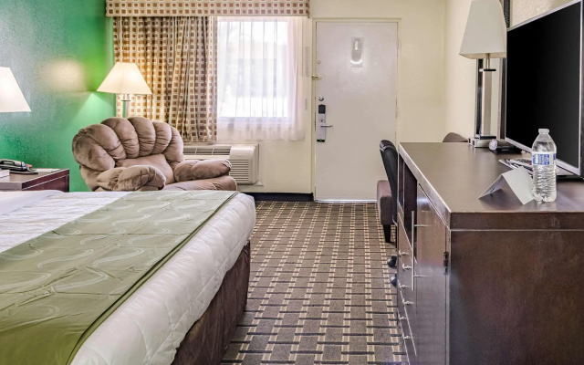 photo 5 of Quality Inn Charleston - West Ashley