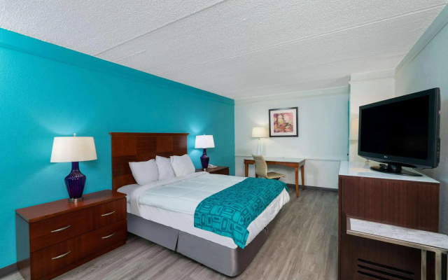 photo 3 of Howard Johnson by Wyndham Atlanta College Park