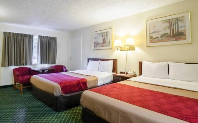 photo 5 of Econo Lodge Colonial