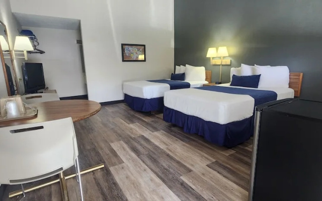 photo 5 of Econo Lodge Conference Center