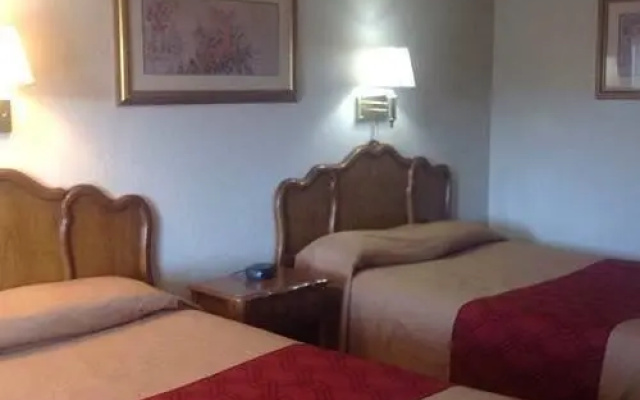 photo 4 of Econo Lodge Conference Center