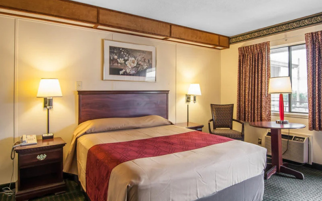photo 5 of Rodeway Inn Convention Center