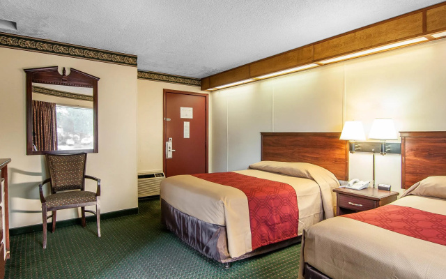 photo 2 of Broadway Inn