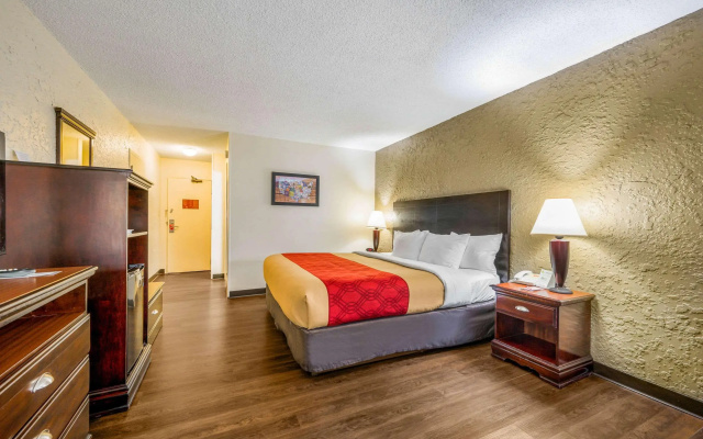photo 3 of Econo Lodge Corinth