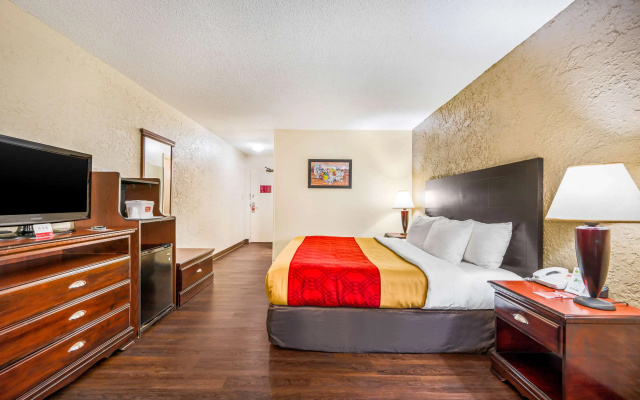photo 5 of Econo Lodge Corinth