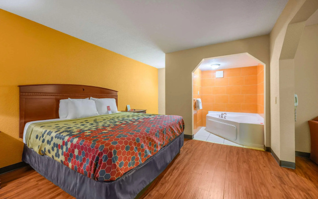 photo 4 of Econo Lodge Decatur South