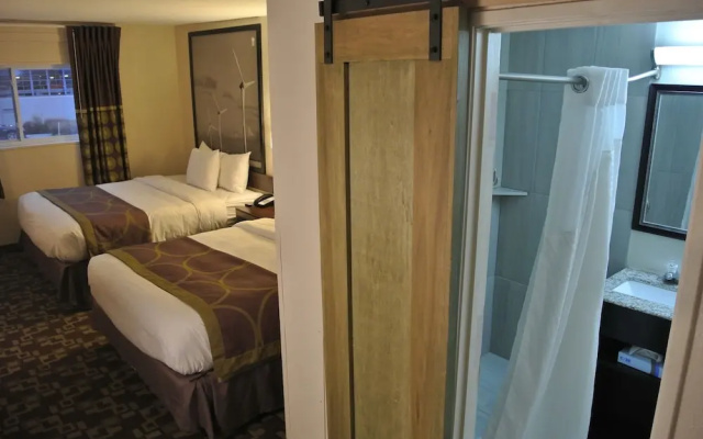 photo 4 of Econo Lodge Downtown