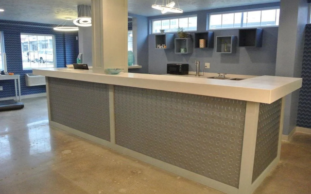 photo 2 of 402 Hotel