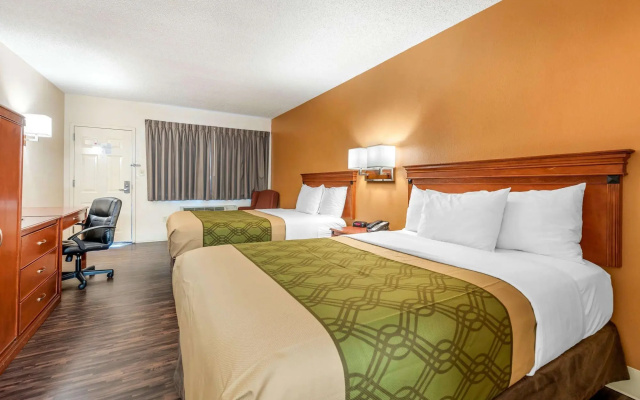 photo 5 of Econo Lodge Louisville Downtown