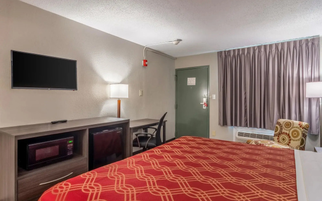 photo 4 of Econo Lodge East Ridge
