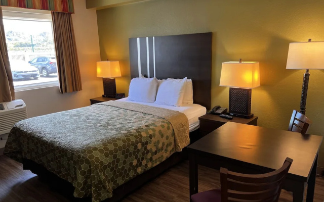 photo 4 of Econo Lodge Encinitas Moonlight Beach