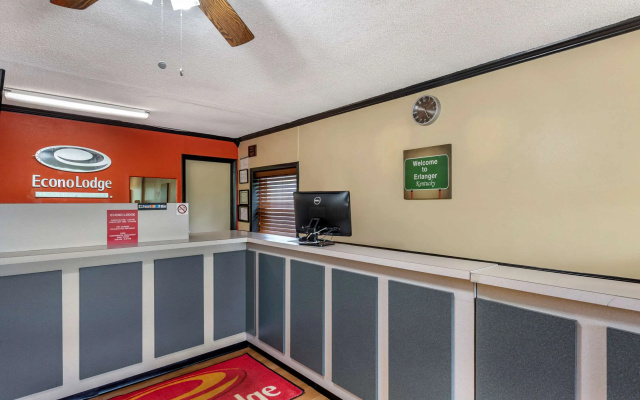 photo 2 of Econo Lodge Erlanger - Cincinnati Airport