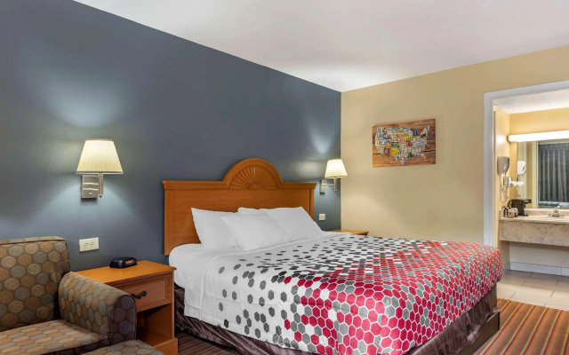 photo 4 of Econo Lodge Erlanger - Cincinnati Airport