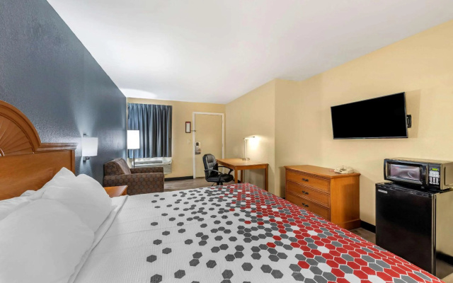 photo 5 of Econo Lodge Erlanger - Cincinnati Airport