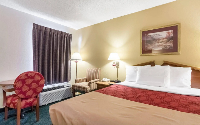 photo 5 of Econo Lodge Hotel Fayetteville