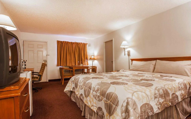 photo 3 of Port of Tacoma Inn