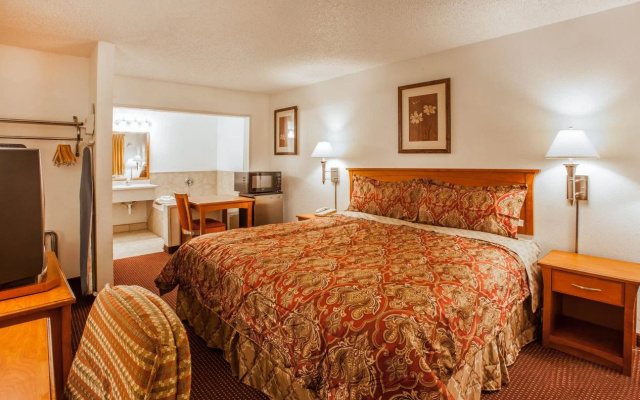 photo 5 of Port of Tacoma Inn