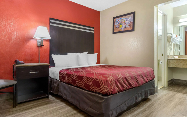photo 3 of Econo Lodge Columbia Fort Jackson