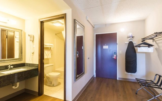 photo 4 of Econo Lodge Harrisburg - Southwest of Hershey Area