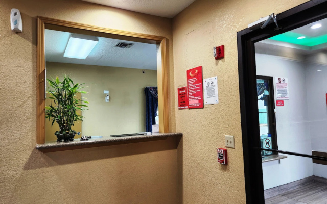 photo 2 of Express Inn Hobby