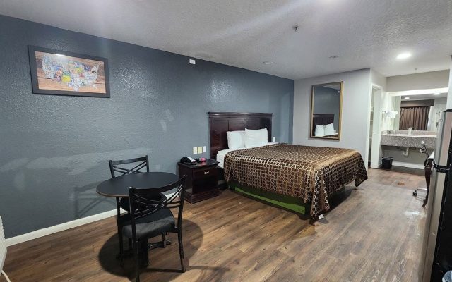 photo 3 of Express Inn Hobby