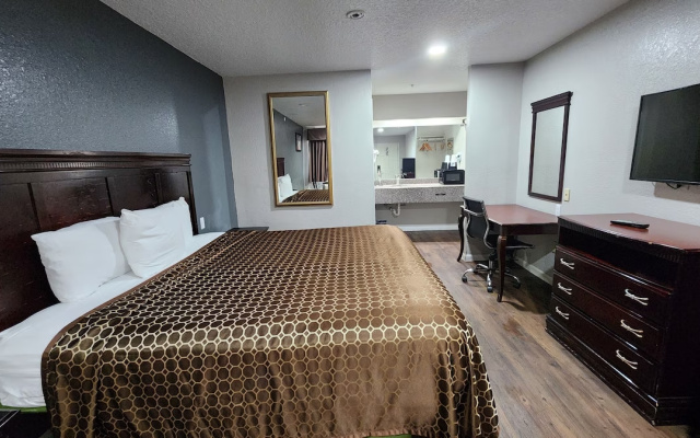 photo 4 of Express Inn Hobby