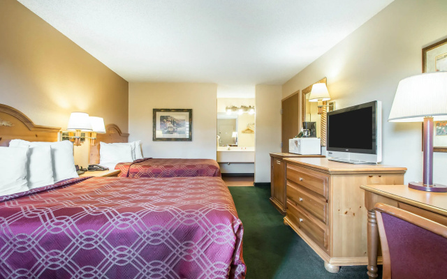 photo 3 of Econo Lodge I-44 - Exit 80