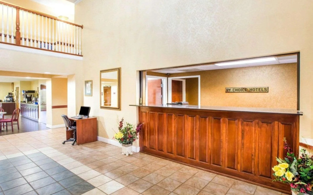 photo 2 of Quality Inn & Suites Canton, GA