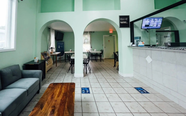 photo 2 of Rodeway Inn & Suites Carrollton