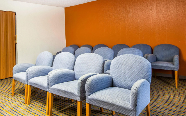 photo 5 of Rodeway Inn & Suites Carrollton