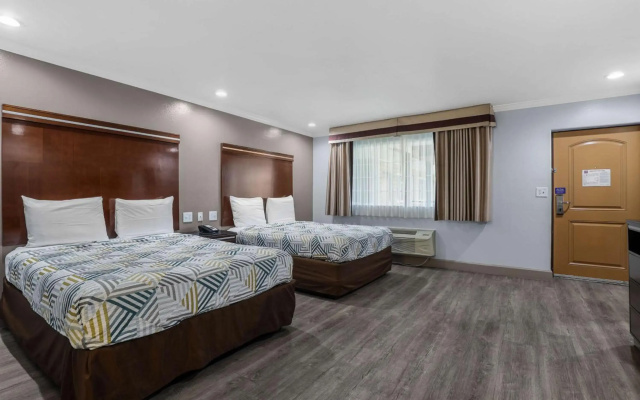 photo 4 of Motel 6 Carlsbad, CA - North
