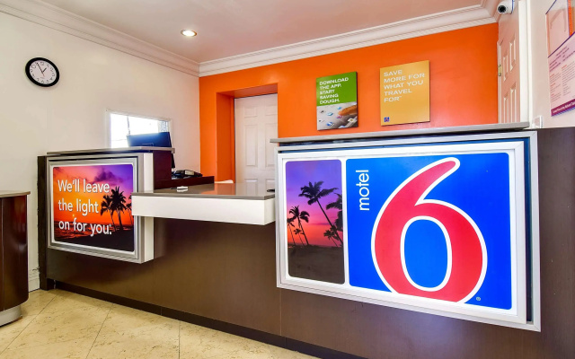 photo 2 of Motel 6 Garden Grove
