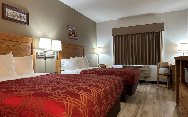 photo 3 of Econo Lodge Inn & Suites