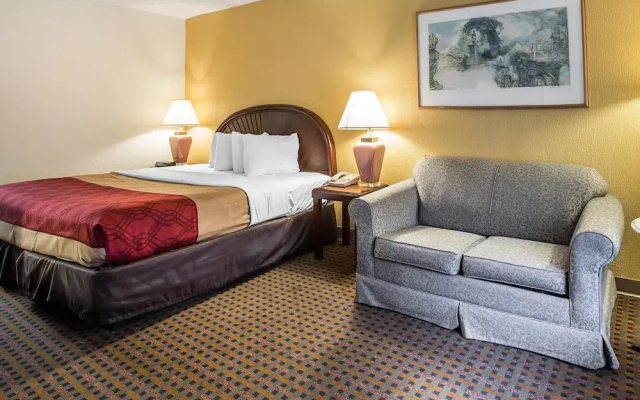 photo 3 of Econo Lodge Inn & Suites