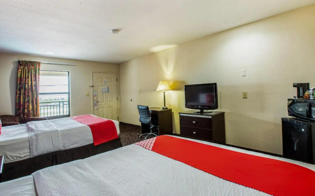 photo 3 of Econo Lodge  Inn & Suites Port Allen