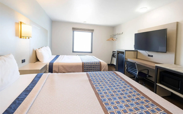 photo 2 of Rodeway Inn Jeffersonville - Washington Court House
