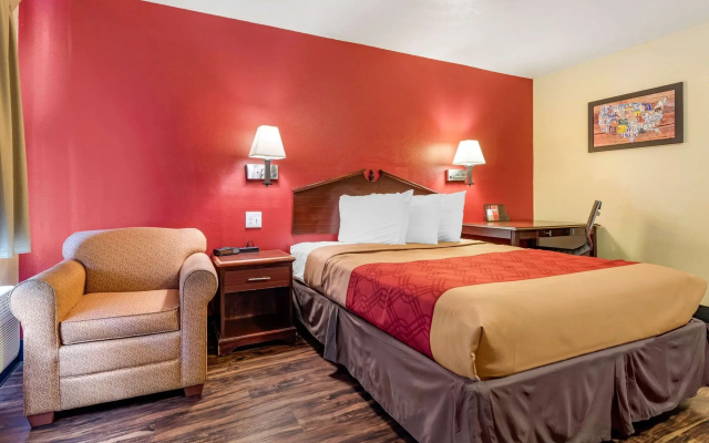 photo 3 of Rodeway Inn Jeffersonville - Washington Court House
