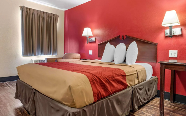 photo 4 of Rodeway Inn Jeffersonville - Washington Court House