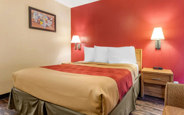 photo 5 of Rodeway Inn Jeffersonville - Washington Court House