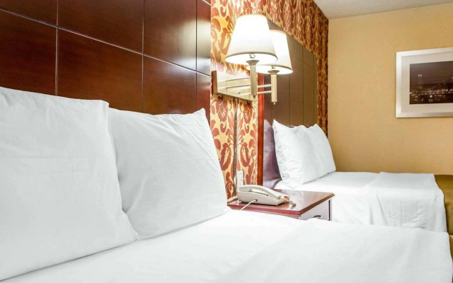 photo 3 of Days Inn by Wyndham Jersey City / NYC Area